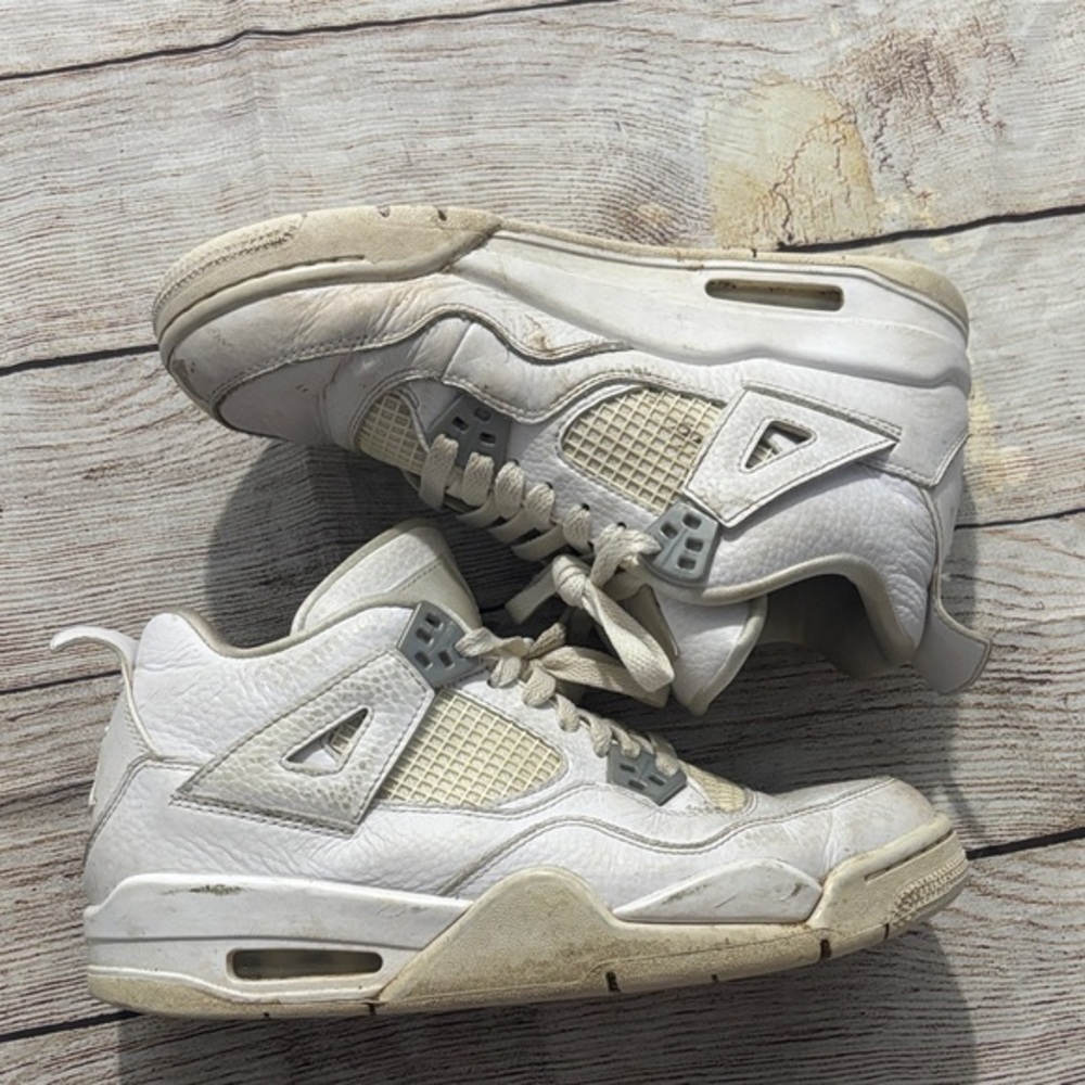 🚨FLASH SALE 5 MINUTES ONLY🚨 Jordan’s size 6.5Y